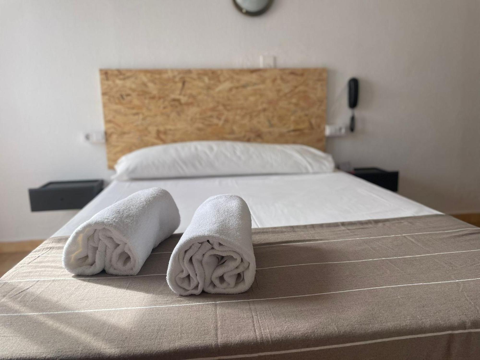 Hotel San Vicente - Centro Playa Conil De La Frontera Exteriör bild