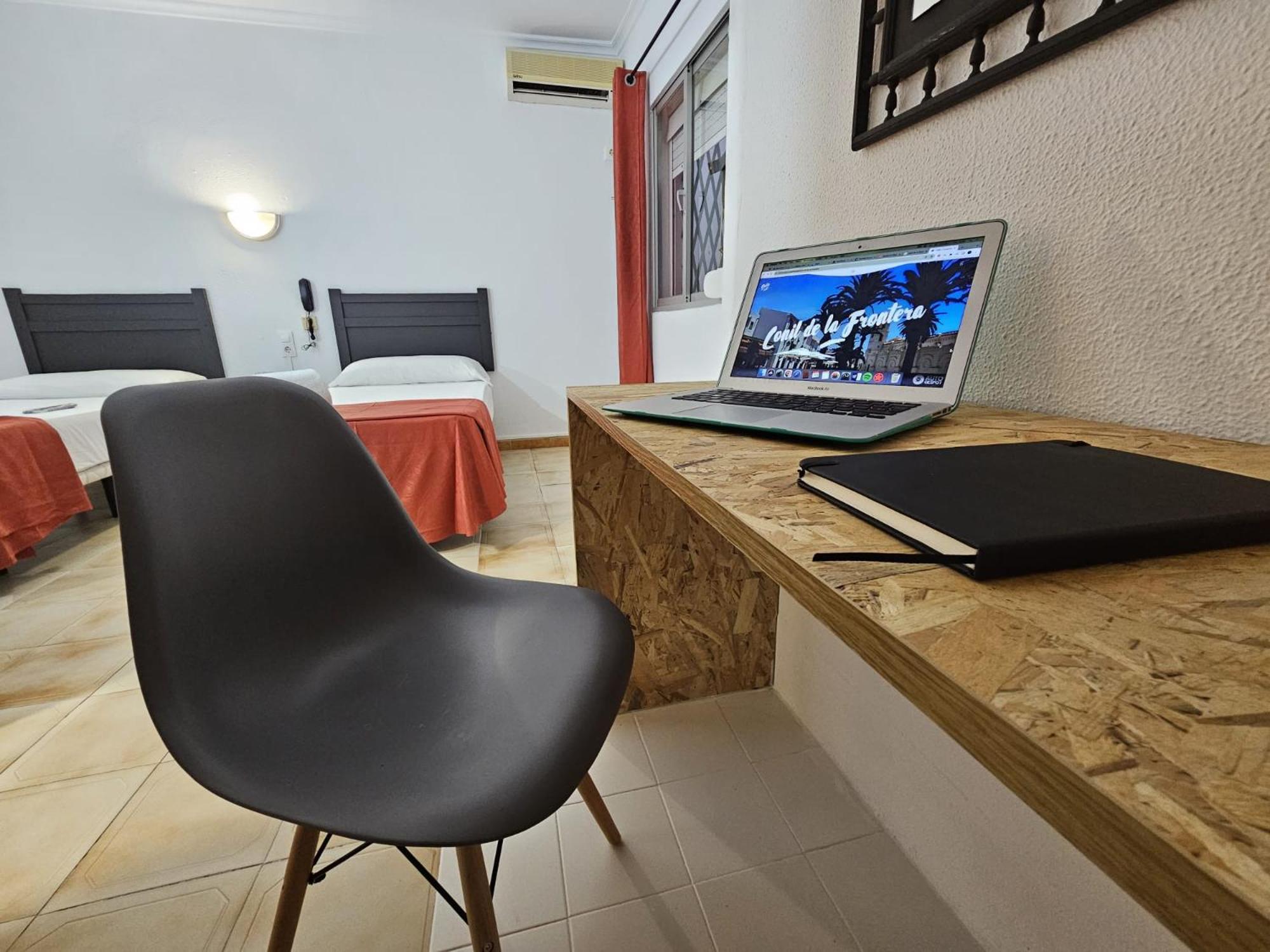 Hotel San Vicente - Centro Playa Conil De La Frontera Exteriör bild